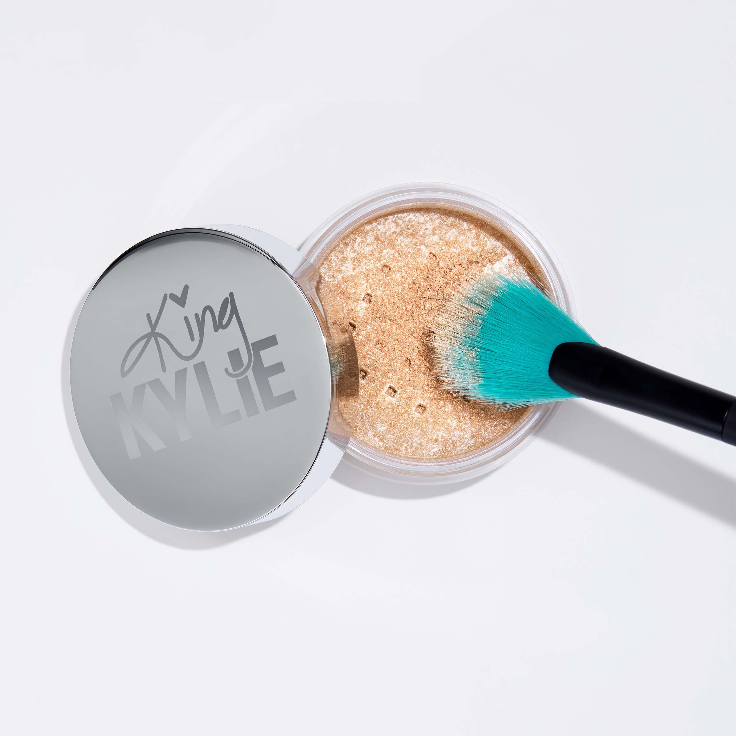 King Kylie Highlighter Brush - Image 2