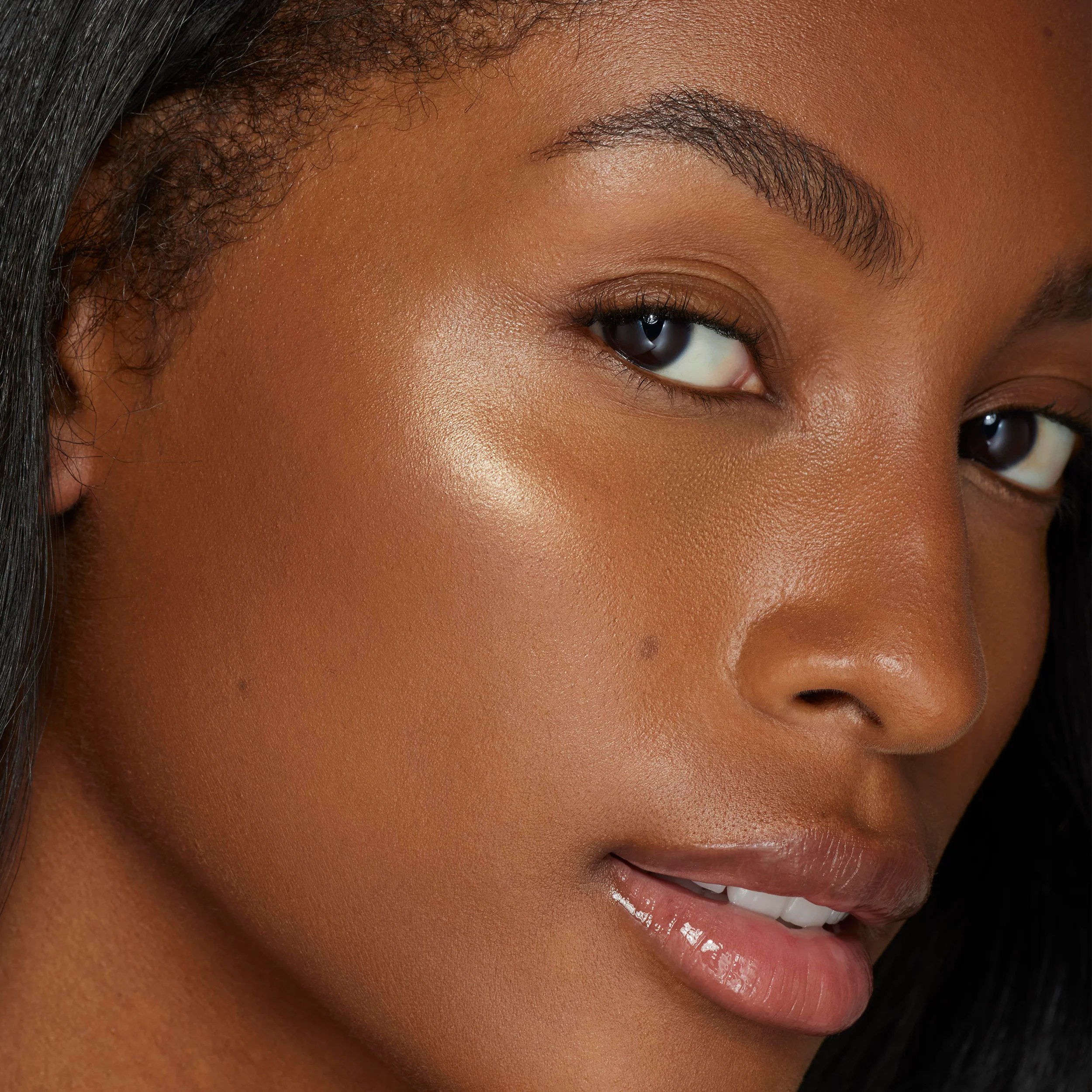 King Kylie Loose Powder Highlighter - Image 4