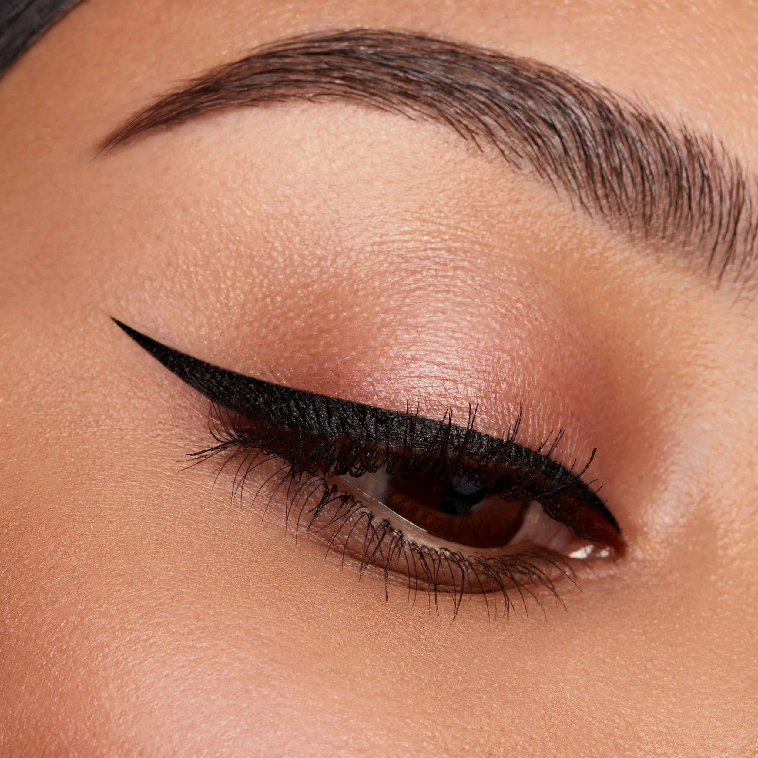Kyliner Brush Tip Liquid Eyeliner Pen - Image 2